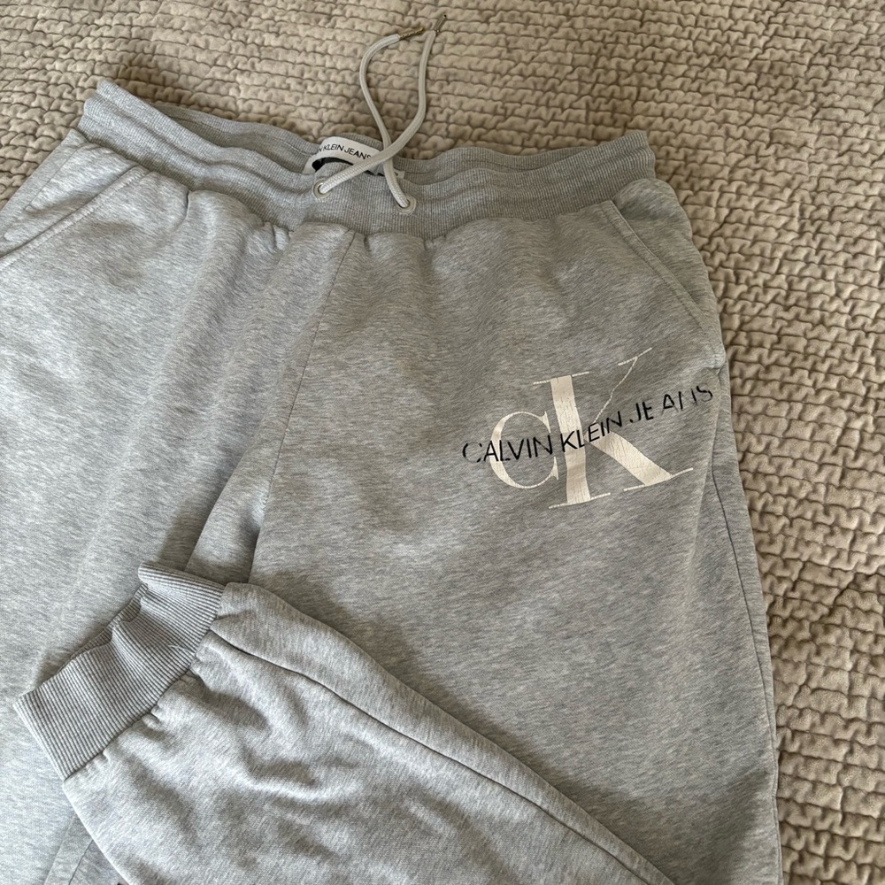 Calvin Klein men Gray Joggers size XL